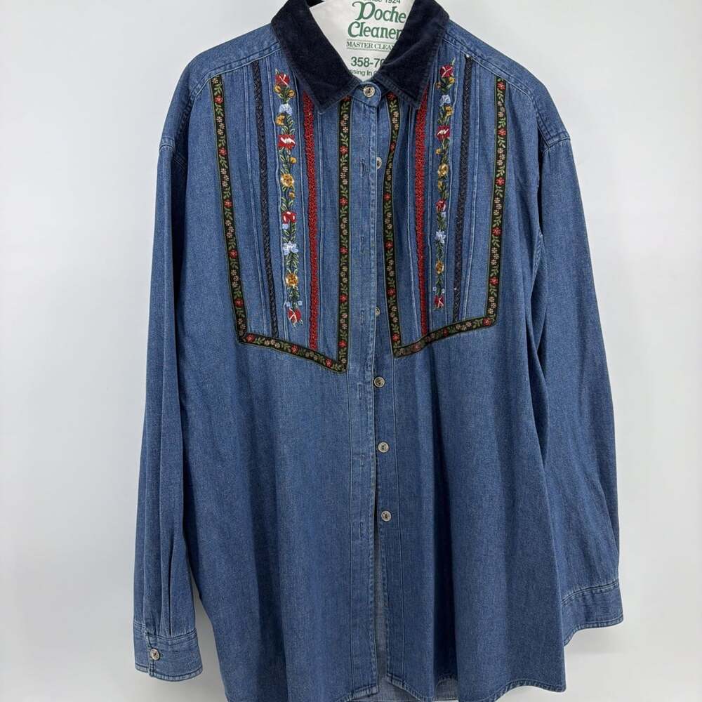 VICTORIA JONES Woman Embroidered Floral Denim Button Up Shirt Cottage Core 20W